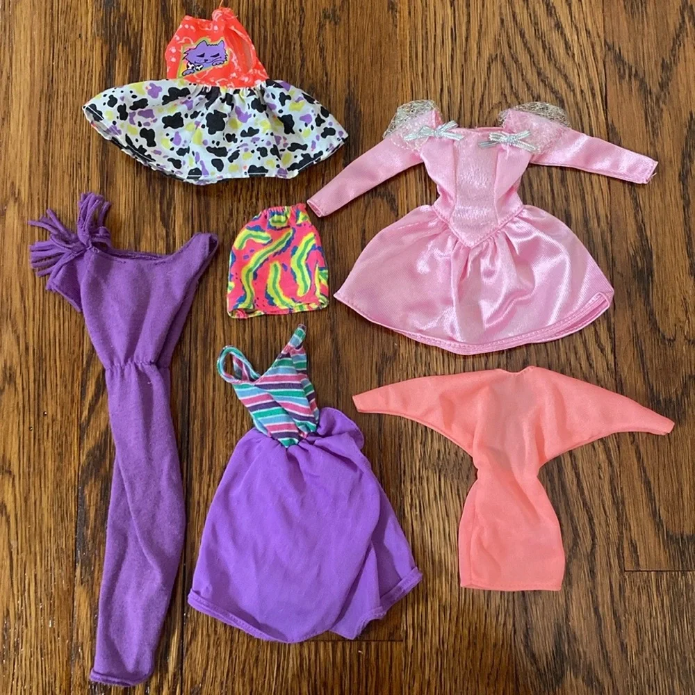 Bundle of Vintage Barbie Doll Dresses & Skirts   dolls clothes barbies girls toy